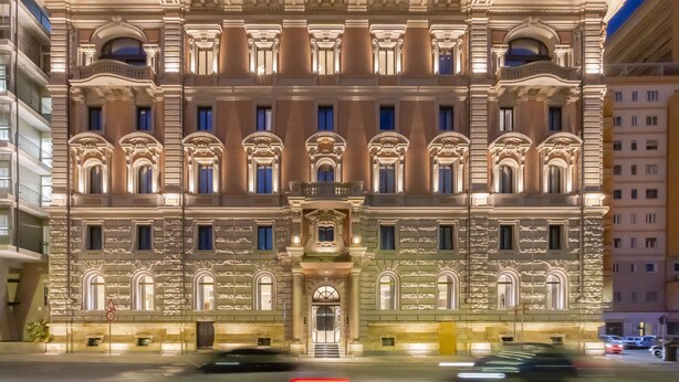 A historic building with classical architecture, featuring a central entrance with columns and a balcony. - Palazzo Tirso Cagliari Mgallery (Cagliari)