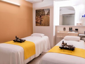 Behandlungsräume für Paare, Sauna, Whirlpool, Dampfbad