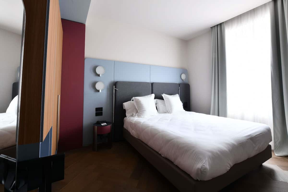 Superior Room, 1 King Bed, Accessible