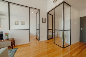 2 bedrooms - Courtyard Oporto Design Apartment G (Porto)