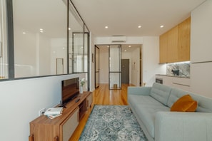 2 bedrooms - Courtyard Oporto Design Apartment E (Porto)
