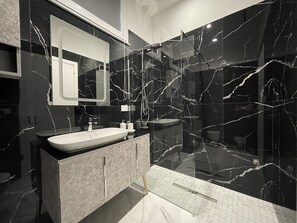 Shower, jetted tub - Apartment (Canicattì)