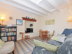 Cottage | Living area | DVD player - Coppingers Cottage (Wadebridge)