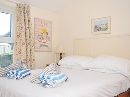 Casa de campo | 2 dormitorios, decoración individual, mobiliario individual