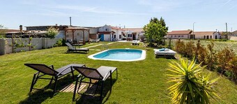 Bloomoon House - Renovated rural house with swimming pool