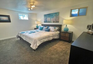 House, Multiple Bedrooms | 7 bedrooms, free WiFi - Sagehill Home 7 Bedroom Home by RedAwning (Salt Lake City)