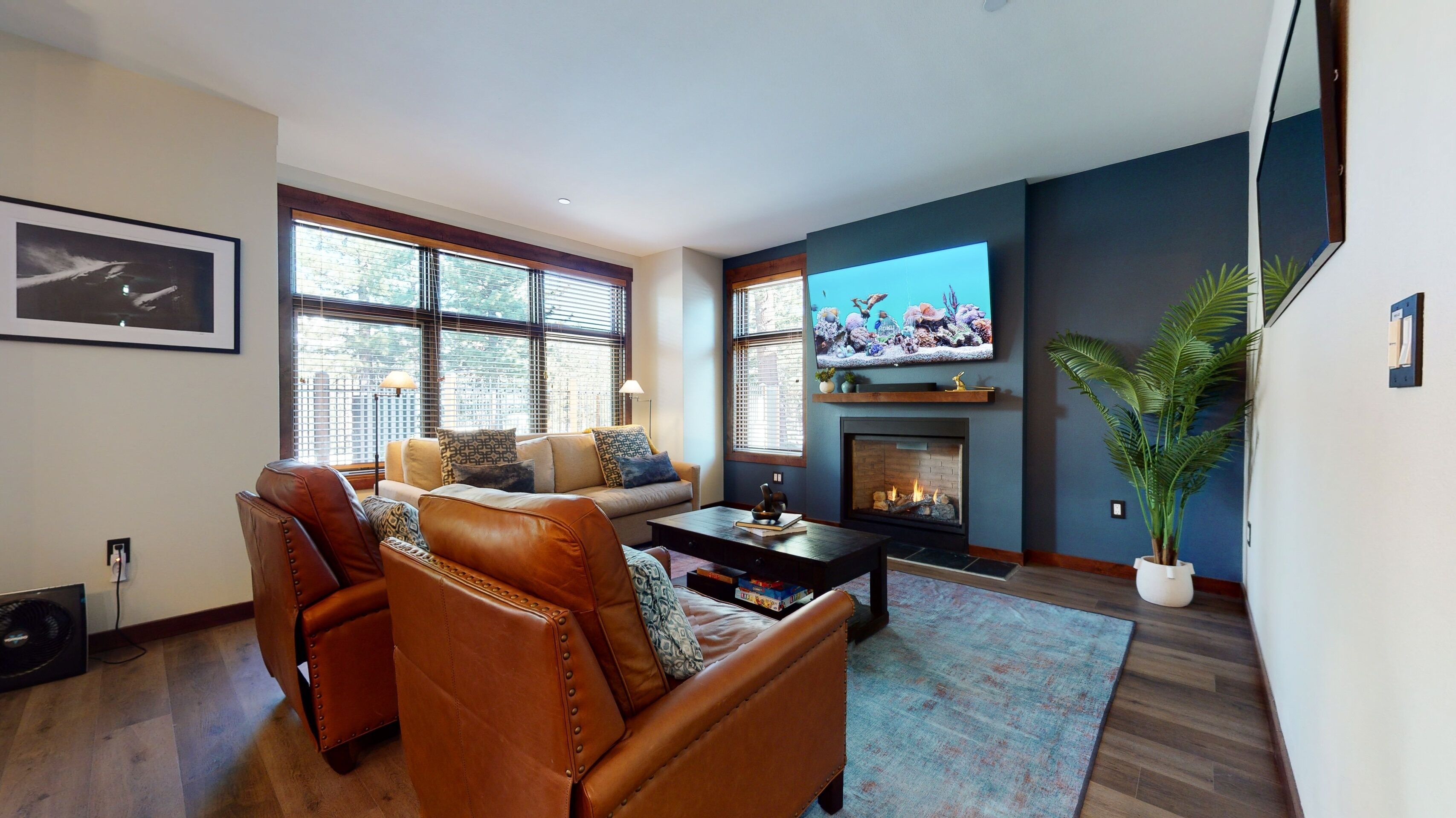 Condo, 2 Bedrooms | Living room | Smart TV, streaming services