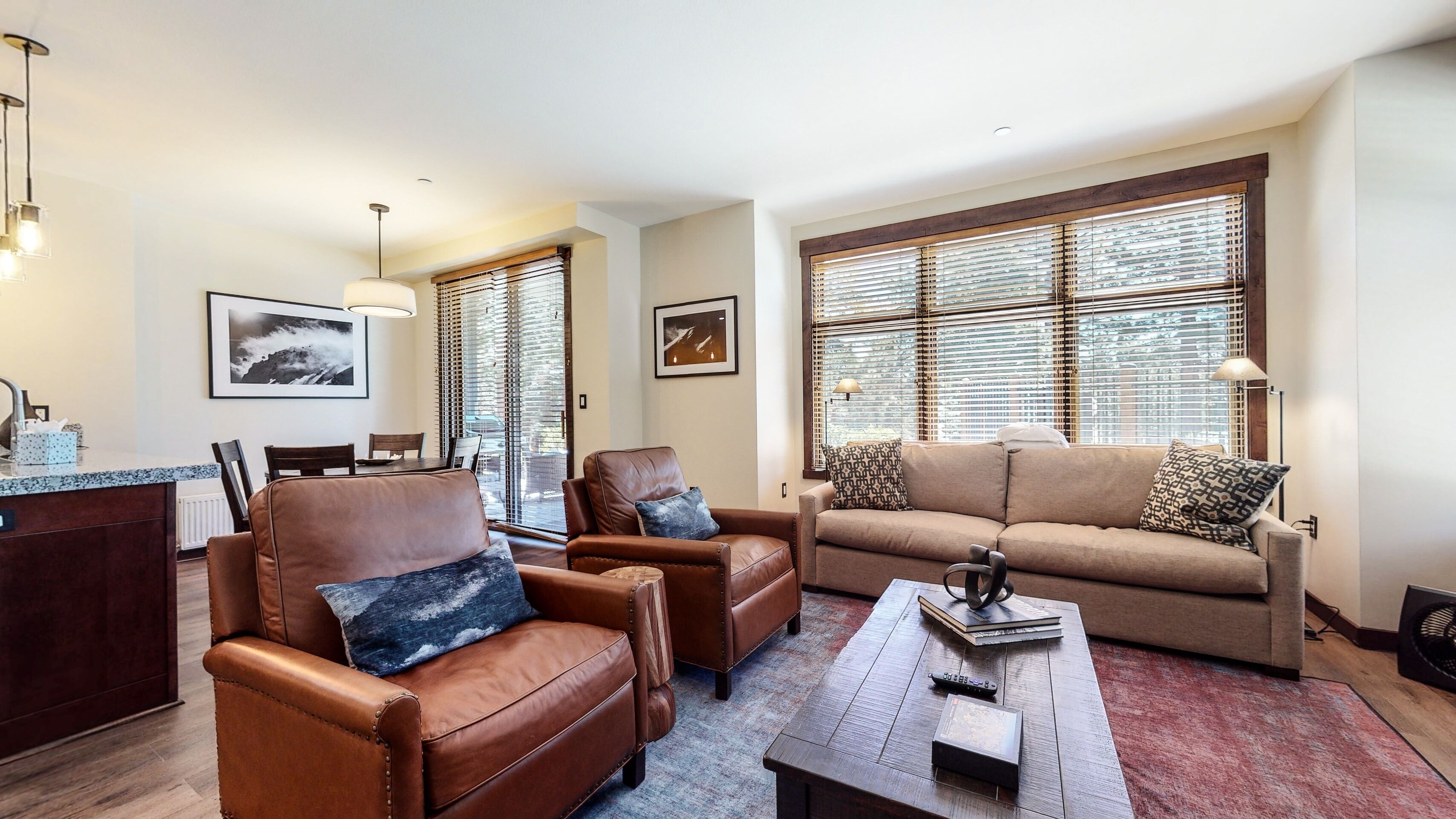 Condo, 2 Bedrooms | Living room | Smart TV, streaming services