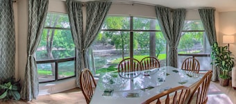 Comal Riverfront, direct access, across from Schlitterbahn, Ground floor!