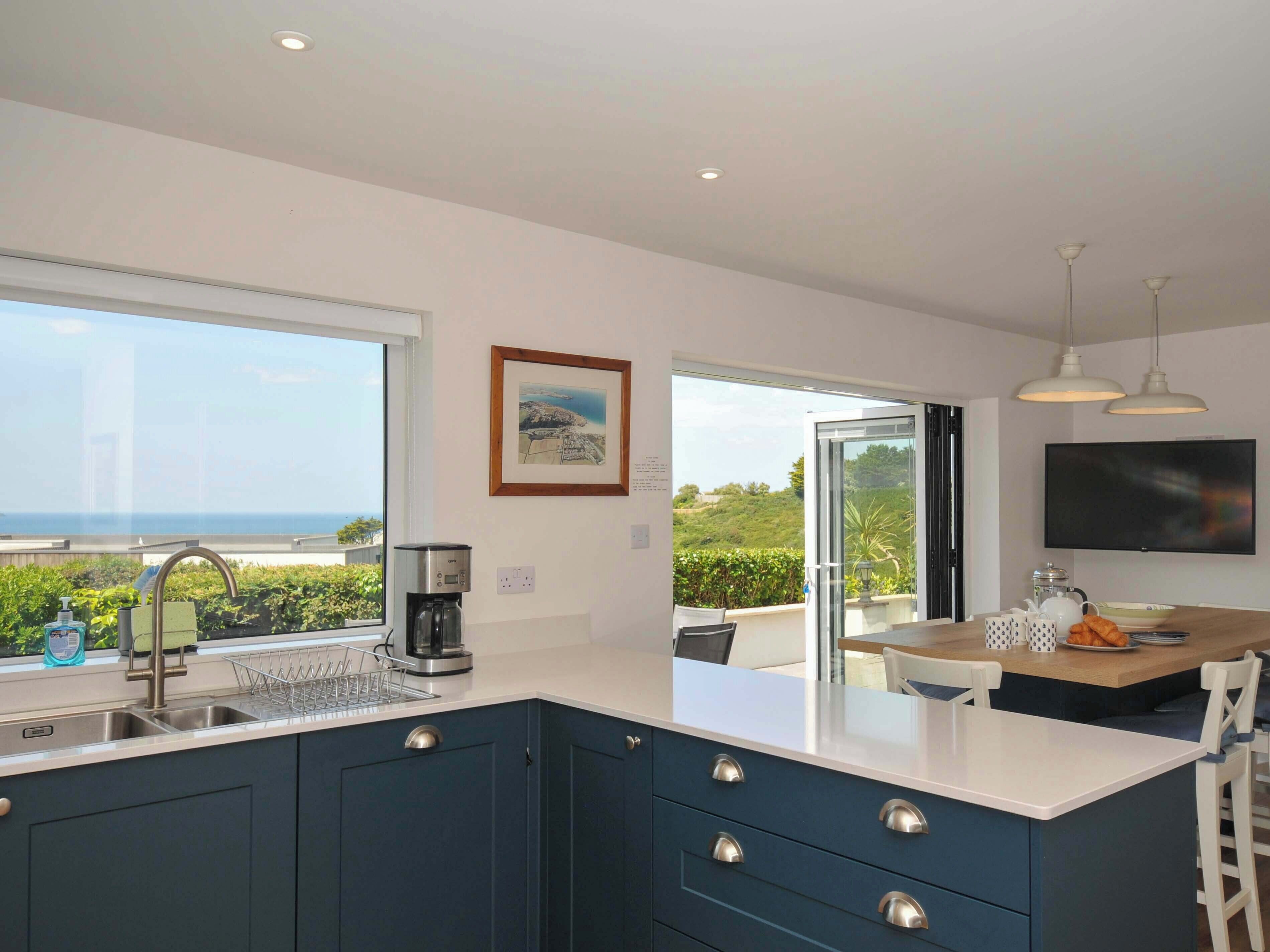 Astianpesukone, keittoastiat/astiat/ruokailuvälineet