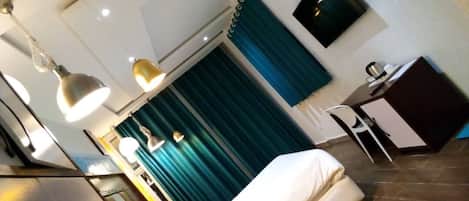 Senior Suite | 2 bilik tidur, meja, ruang kerja komputer riba