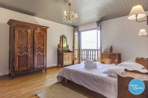 2 chambres, fer et planche à repasser, Wi-Fi gratuit, draps fournis