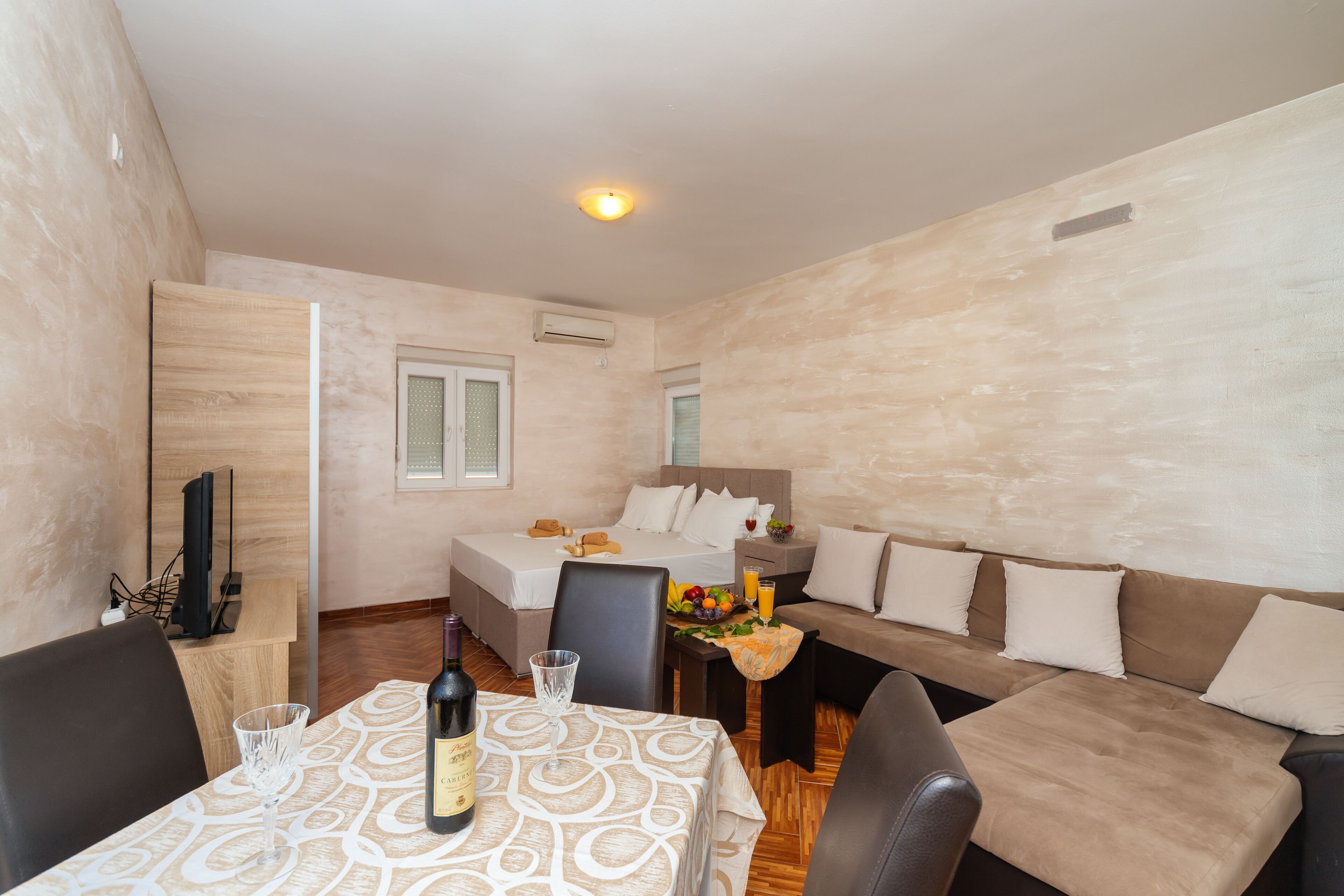 Comfort Triple Room, Multiple Beds, Non Smoking, Garden View | Iron/ironing board, free WiFi, bed sheets