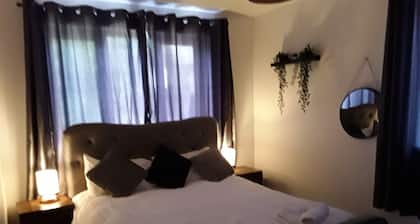 Impeccable 2-bed Apartment in Grays, London