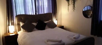 Impeccable 2-bed Apartment in Grays, London