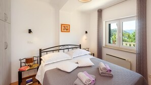 Room - Apartment Jadranka with Sea View in Rogotin (Rogotin)