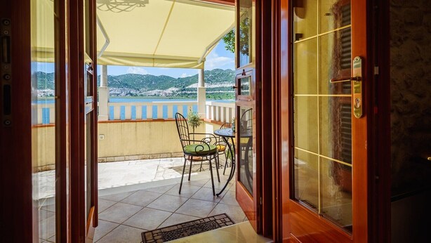 Interior - Apartment Jadranka with Sea View in Rogotin (Rogotin)