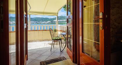 Apartment Jadranka with Sea View in Rogotin