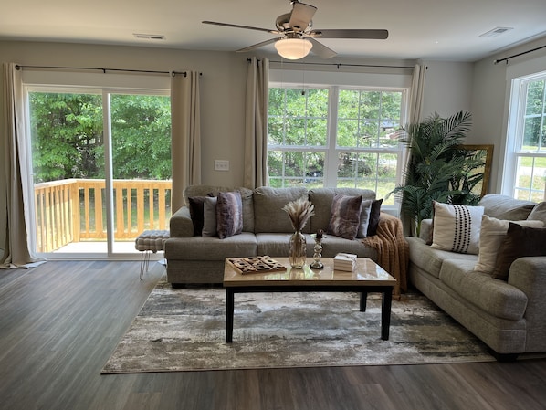 スマートテレビ、テレビゲーム、書庫