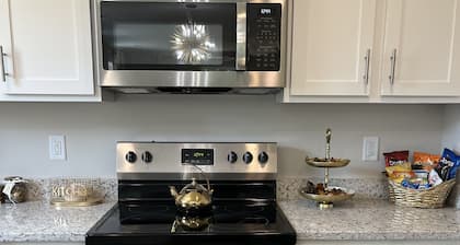 The Royal Suites.Family Friendly-Close to CLT Airport. Beautiful and peaceful.