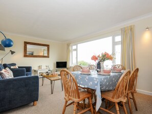 Cottage | Dining