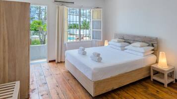 5 bedrooms, free WiFi, bed sheets