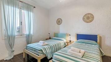 2 bedrooms, bed sheets