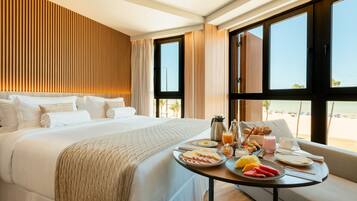 Quarto premium | Cofres nos quartos, quartos à prova de som, Wi-Fi de cortesia