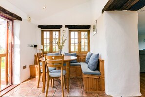 Cottage | Dining