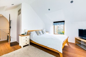 Cottage | Individually decorated, individually furnished, free WiFi