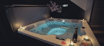 LOFT avec jacuzzi privatif, CENTRE VILLE PONTOISE