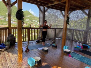 المنطقة المحيطة بالمنشأة