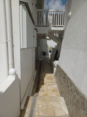 صورة غير مصنفة، 4 من 16، زرّ