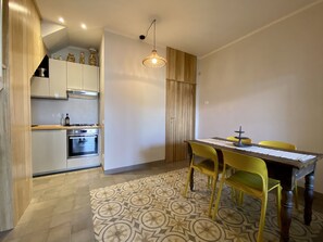 Dining - 5 min bike ride from the beach - Newly renovated house (Torre del Lago Puccini)