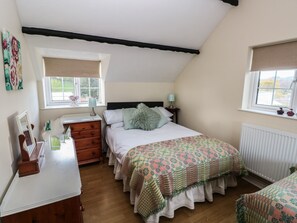 Cottage | 2 bedrooms, individually decorated, individually furnished, free WiFi - Y Cartws (Llandysul)