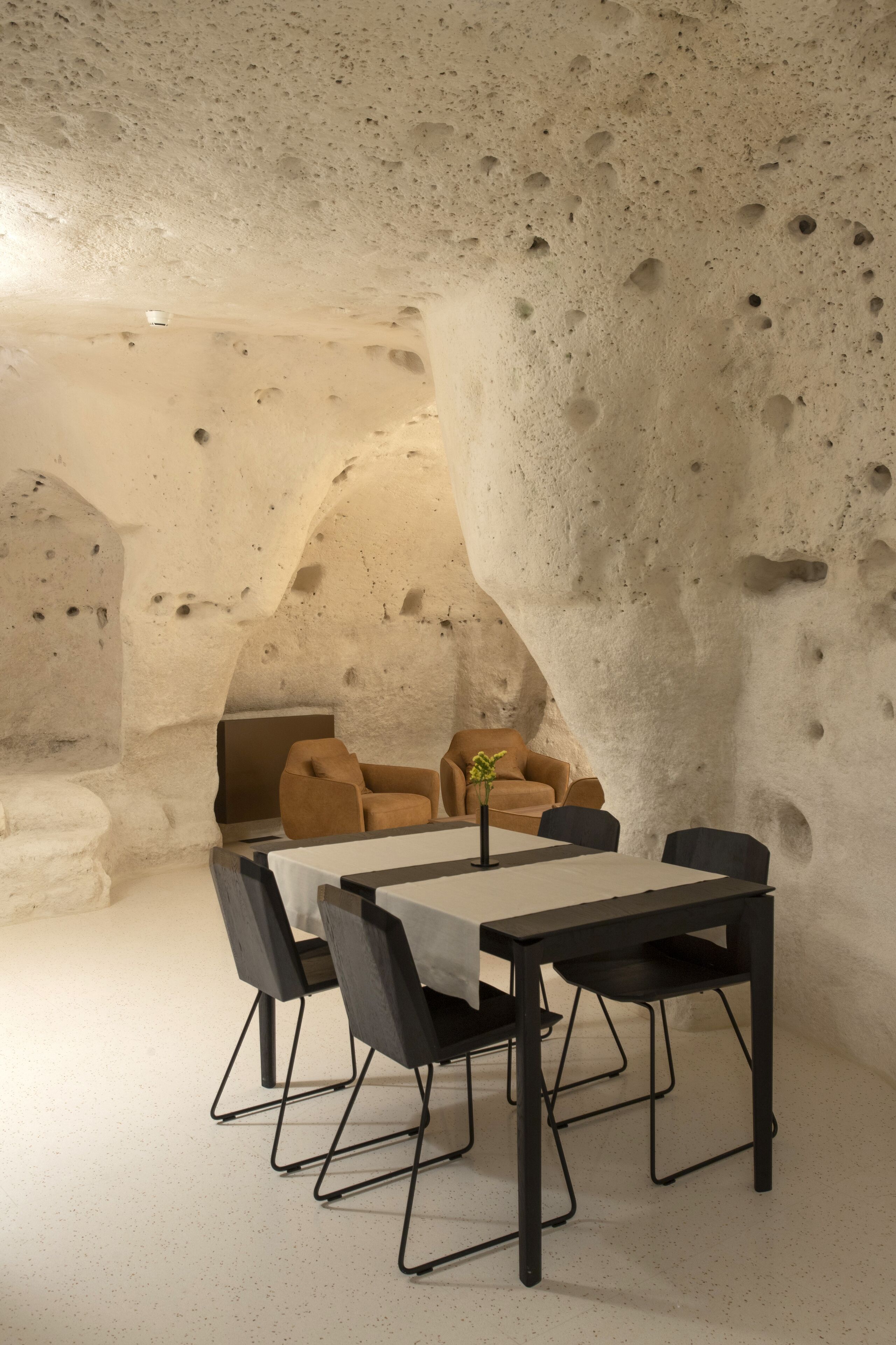 Free daily cooked-to-order breakfast 