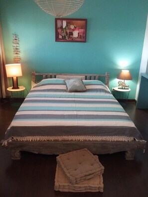 2 bedrooms, WiFi, bed sheets - Charming F2, 110m2 with terrace 35m2 exceptional view of the marina (Saint-Paul)