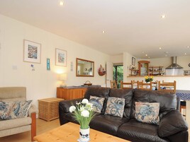 Cottage | Living area | DVD player