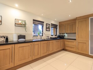 Cottage | Interior - Riverside Park 1 (Keswick)