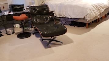 3 bedrooms, desk, WiFi