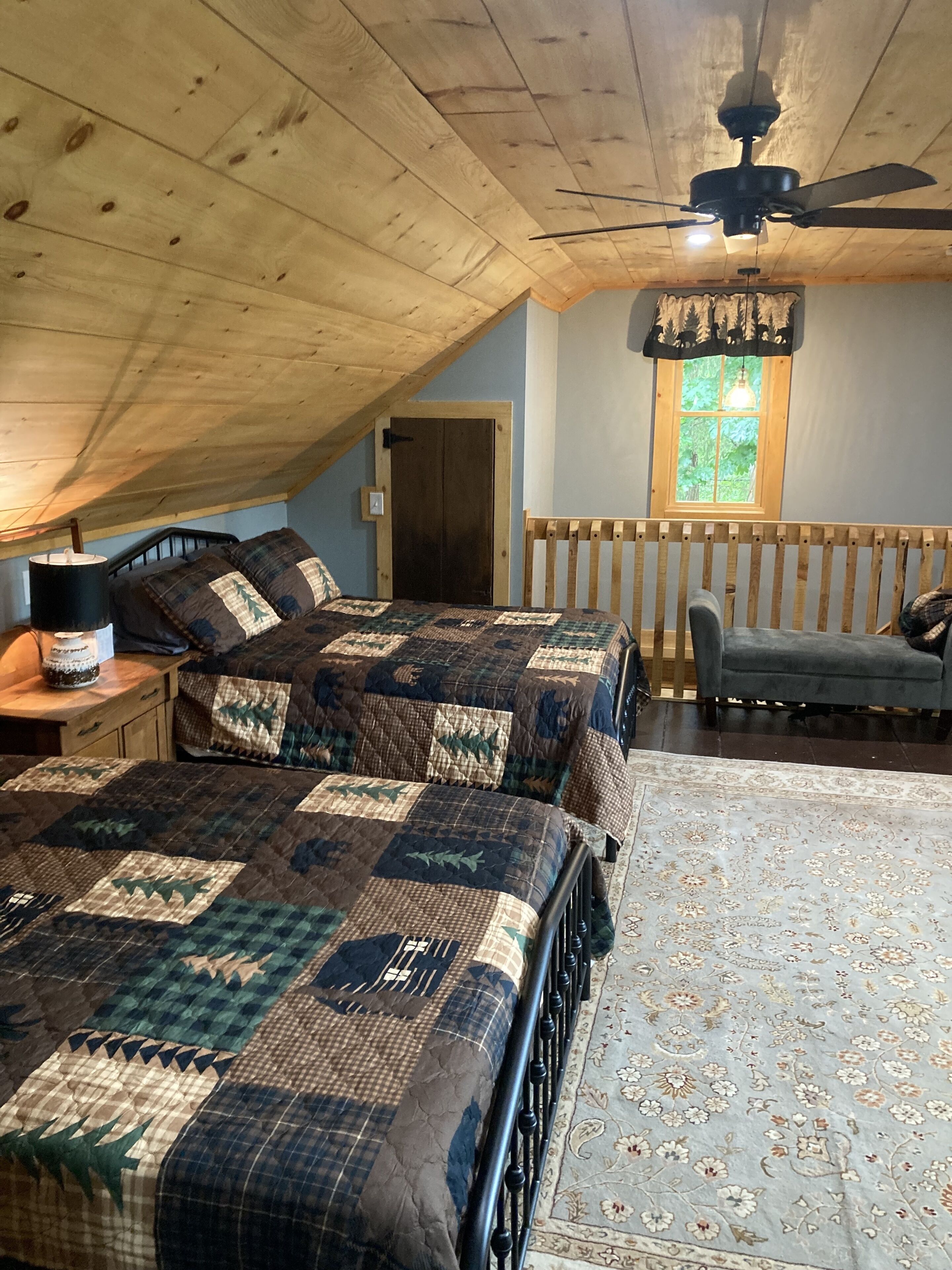 2 chambres, fer et planche à repasser, accès au Wi-Fi (inclus)