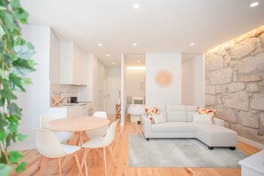 Interior - Liiiving in Porto - Aliados Stone Apartment (Porto)