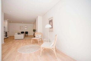 テレビ、書斎 / ワークスペース