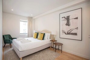 1 bedroom, iron/ironing board, WiFi, bed sheets - Liiiving in Porto - City Design Apartment N (Porto)