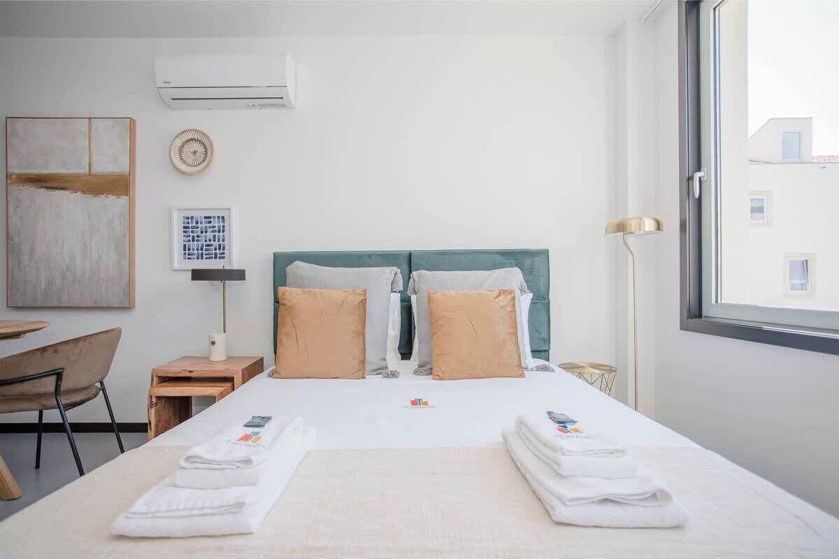 1 chambre, fer et planche à repasser, Wi-Fi, literie fournie