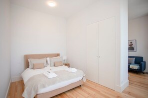1 bedroom, iron/ironing board, WiFi, bed sheets - Liiiving in Porto | City View Apartment 2F (Porto)