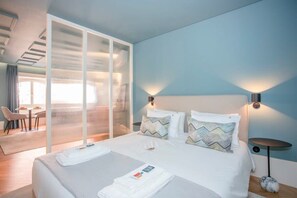 Unclassified image, 4 of 34, button