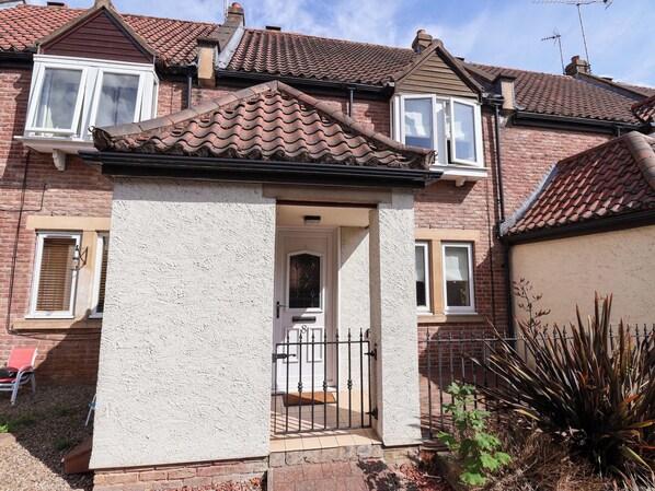 Cottage | Exterior detail - 8 Williamson Drive (Ripon)