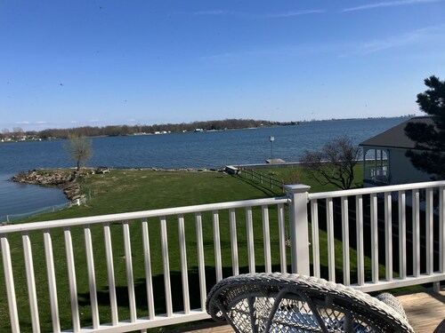 Idyllic 2 bedroom Apartment/Flat on Lake Ontario