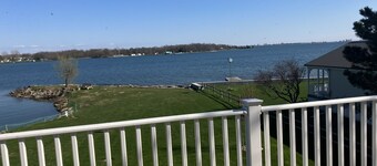 Idyllic 2 bedroom Apartment/Flat on Lake Ontario